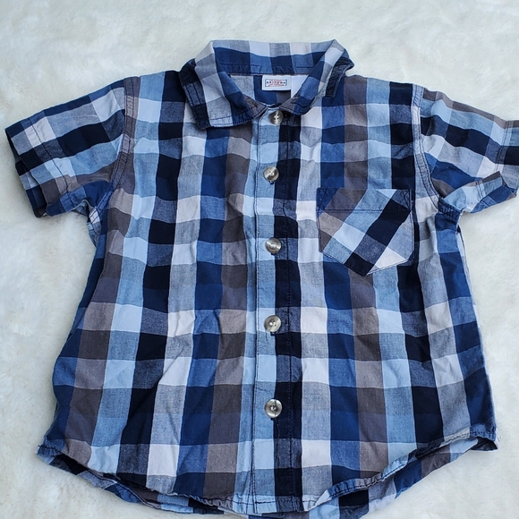 Button down shirt size 4T - Picture 2 of 4